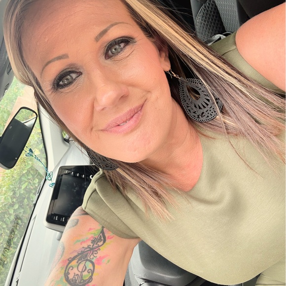 Meet your Posher, Shannon - Picture 4 of 4